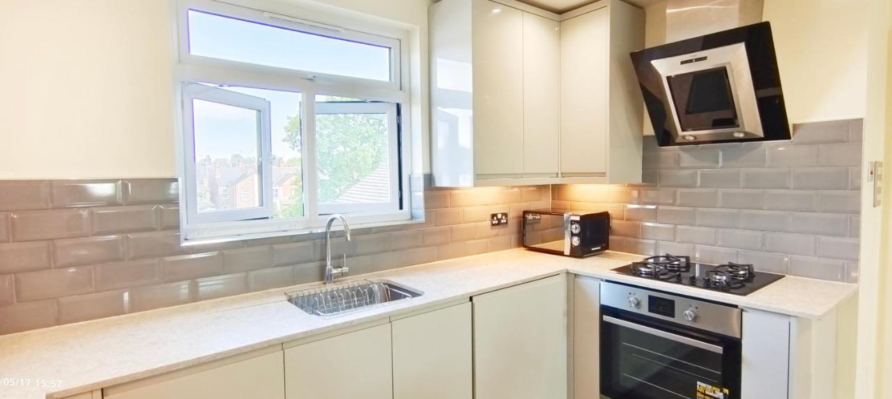 Top Floor Flat 5 Northwood Northwood  Ngoại thất bức ảnh